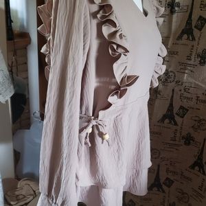 🔥🆕️Number 1 | Tan Blouse